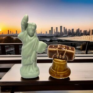 Statue Of Liberty Bell Salt & Pepper Shaker Set  Ceramic